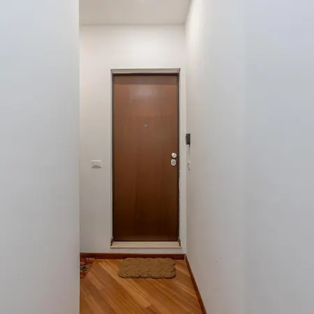 Guesthost - Charm - 200m From Station * Болонья