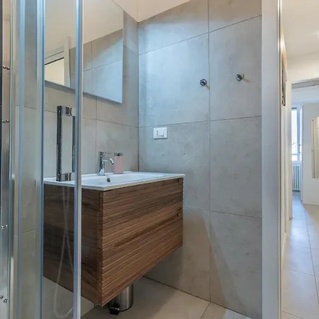 Guesthost - Charm - 200m From Station Апартаменты *