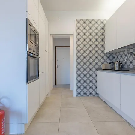 Guesthost - Charm - 200m From Station *