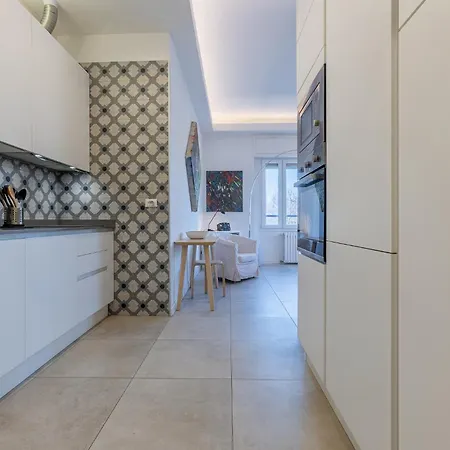 Guesthost - Charm - 200m From Station 아파트