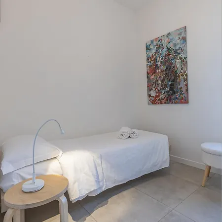 Guesthost - Charm - 200m From Station Bolonia