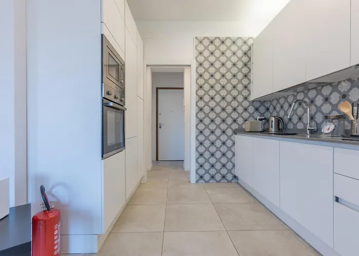 Guesthost - Charm - 200m From Station *