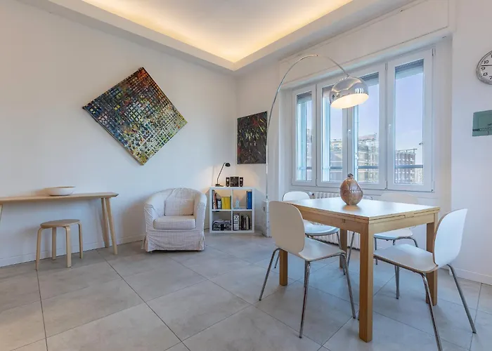 Guesthost - Charm - 200m From Station شقة