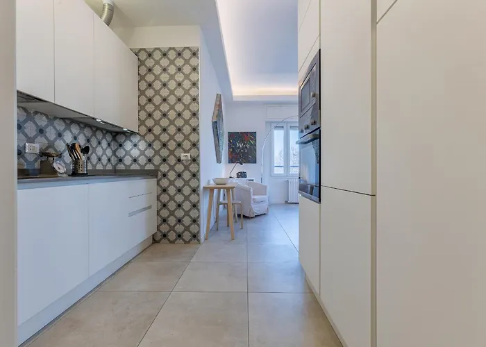 Guesthost - Charm - 200m From Station شقة