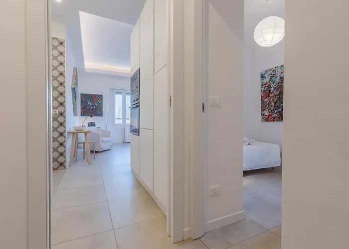 Guesthost - Charm - 200m From Station شقة