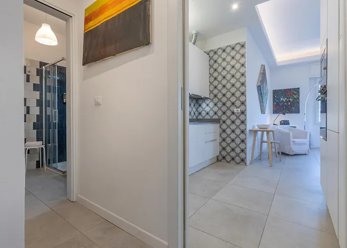 شقة Guesthost - Charm - 200m From Station بولونيا