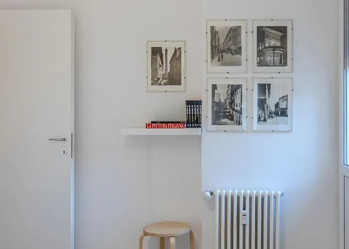 Guesthost - Charm - 200m From Station