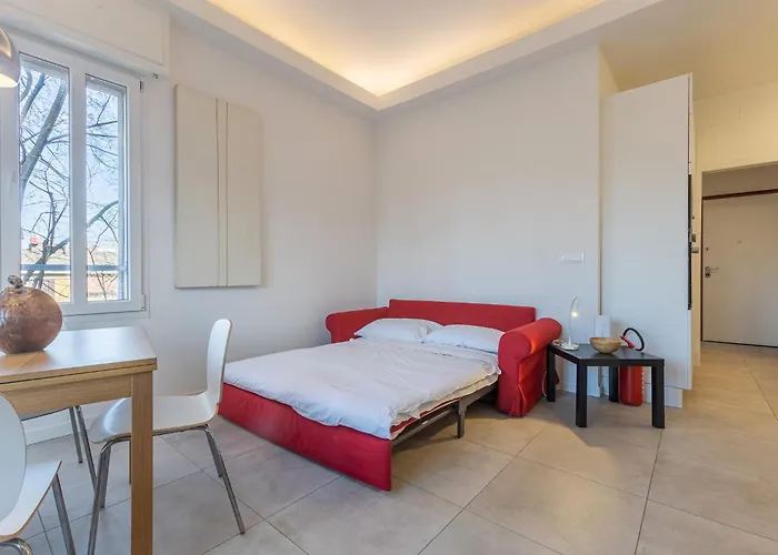 Guesthost - Charm - 200m From Station شقة بولونيا