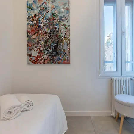 Guesthost - Charm - 200m From Station *